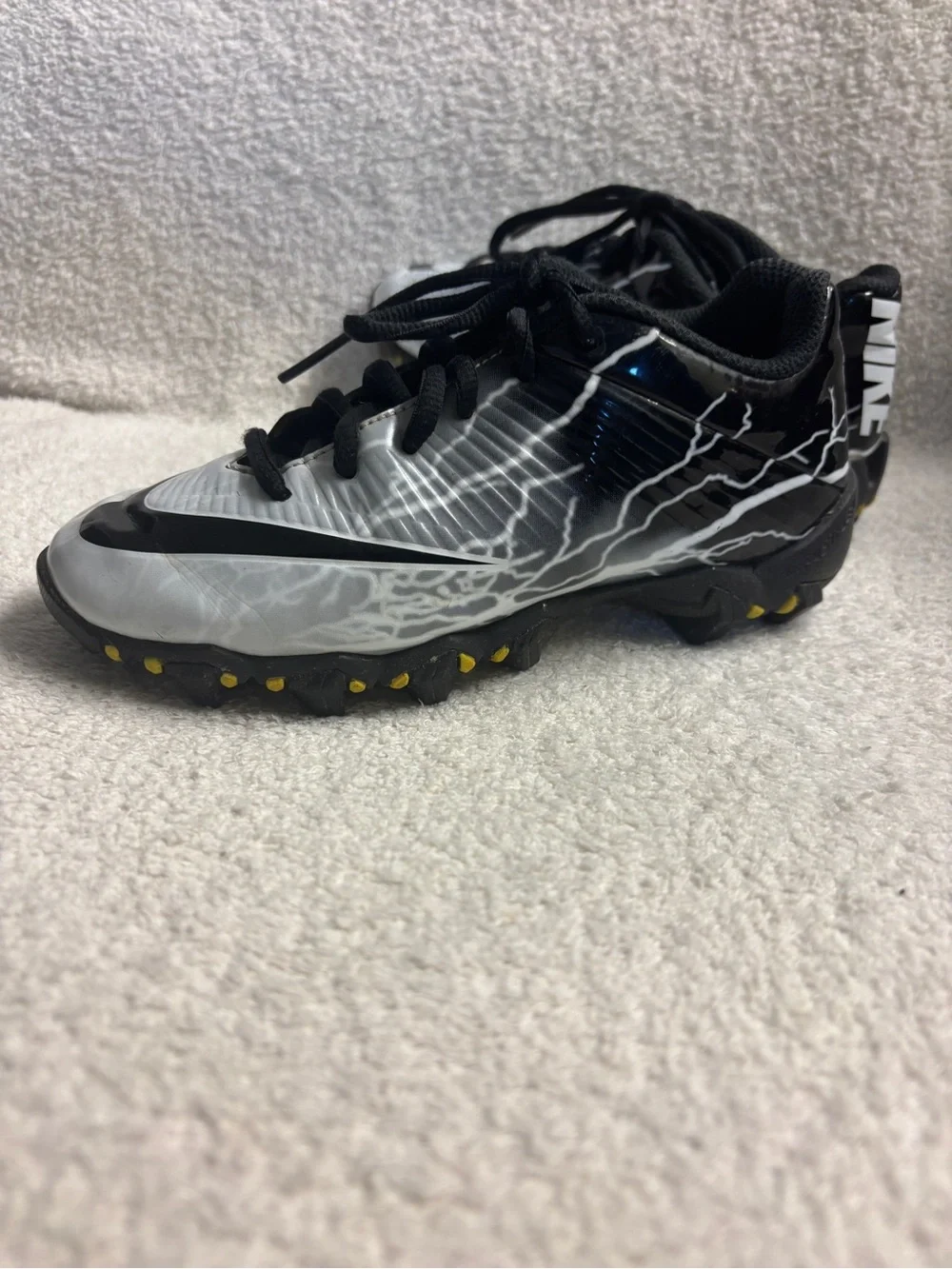 Nike Vapor Lightning football cleats Boys size 1